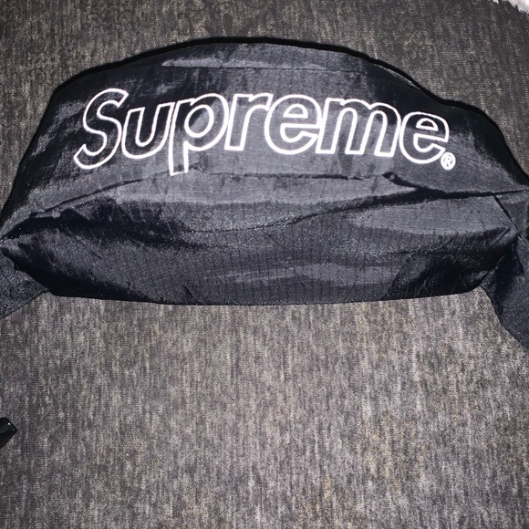 Supreme fanny pack new - Picture 3 of 5